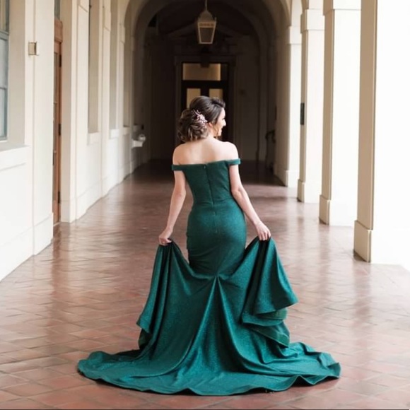 Engagement dress - Picture 4 of 7